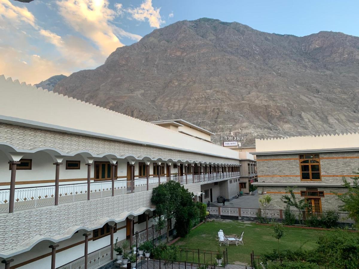 Park Hotel Gilgit Exterior photo